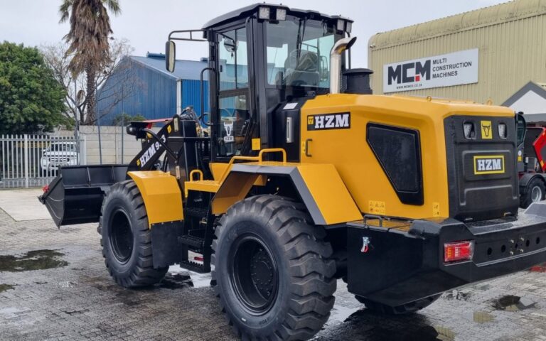 Hydraulic quick hitch for fast attachment changes