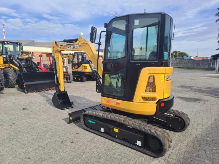 Zero Tail Swing and Compact Design for Maximum Maneuverability