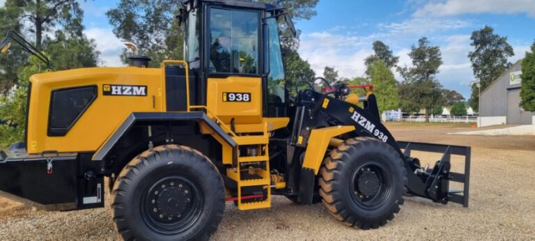 130HP Cummins engine with 3,000kg lifting capacity for demanding tasks