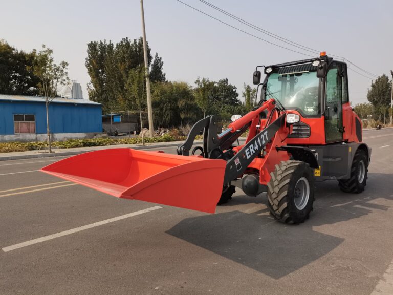 1,200kg lifting capacity with 0.53m³ bucket for efficient small-scale handling