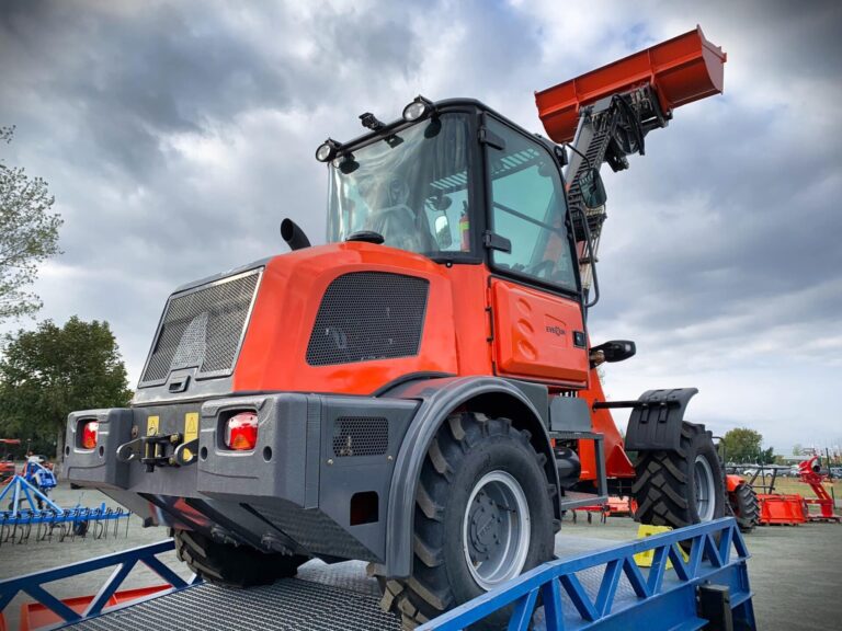 Hydraulic Quick Hitch System – Maximize Attachment Flexibility