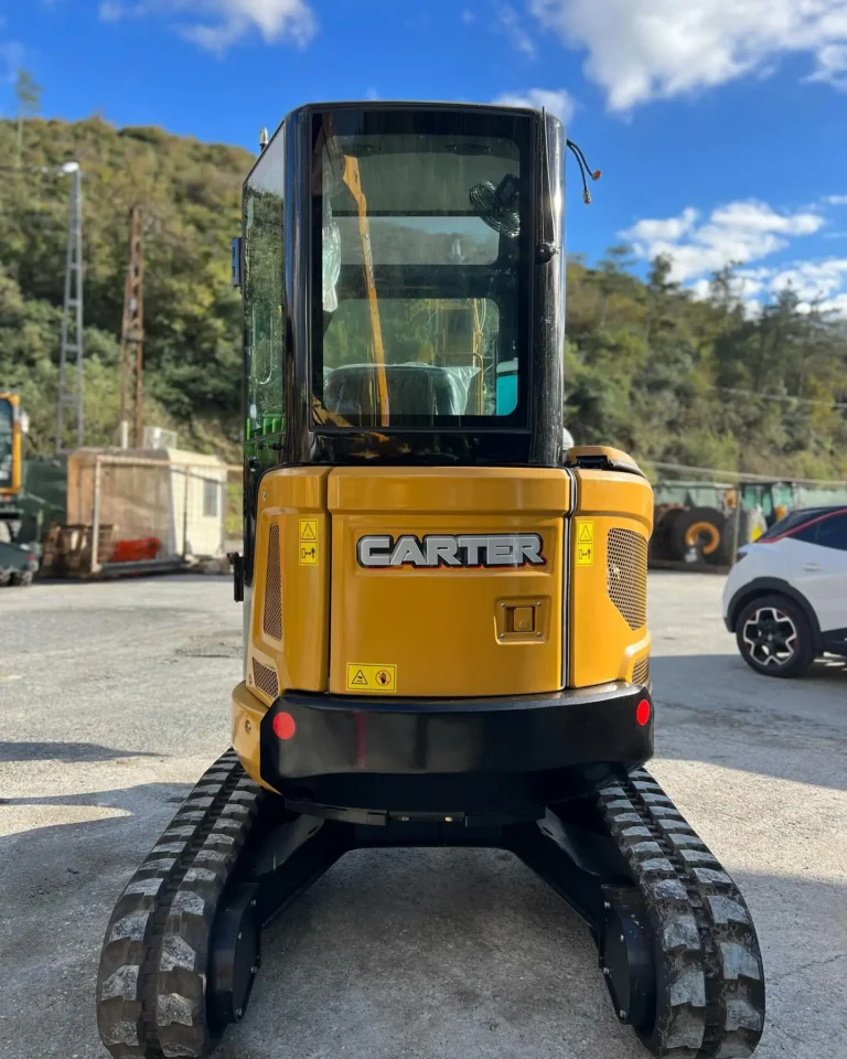 Strong Build with 20kN Digging Force for Heavy-Duty Tasks