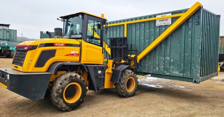 Three-Stage 4.5m Mast with Side-Shift for Load Precision