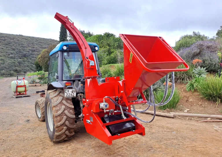 Adjustable Discharge Chute – Clean Up with Precision