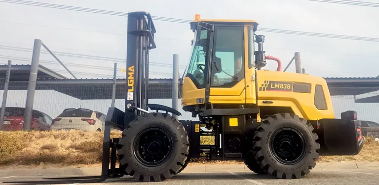 4WD Drivetrain with High Ground Clearance for Off-Road Use