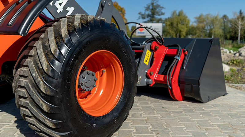 Looking for front end loader prices in South Africa? Discover top models from MCM, HZM, Everun & LGMA in this 2025 buying guide. Find the best machine for your needs.