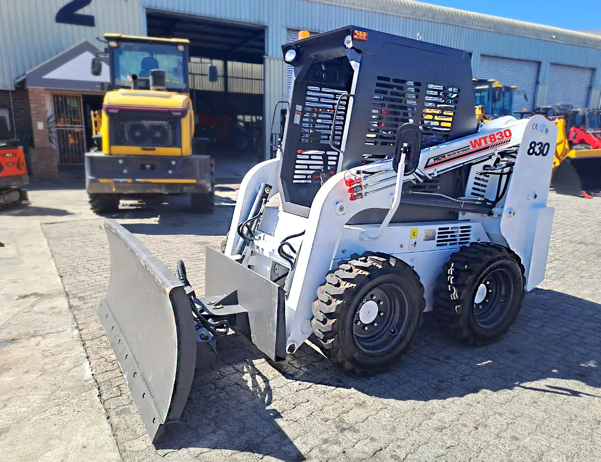MCM WT830 Skid Steer